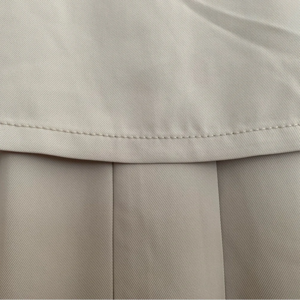 Banana Republic Trench Coat: Khaki Beige, 2 Side Pockets, 2 Side Slits M - Picture 9 of 16